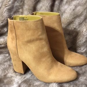 Botas mostaza STEVE MADDEN